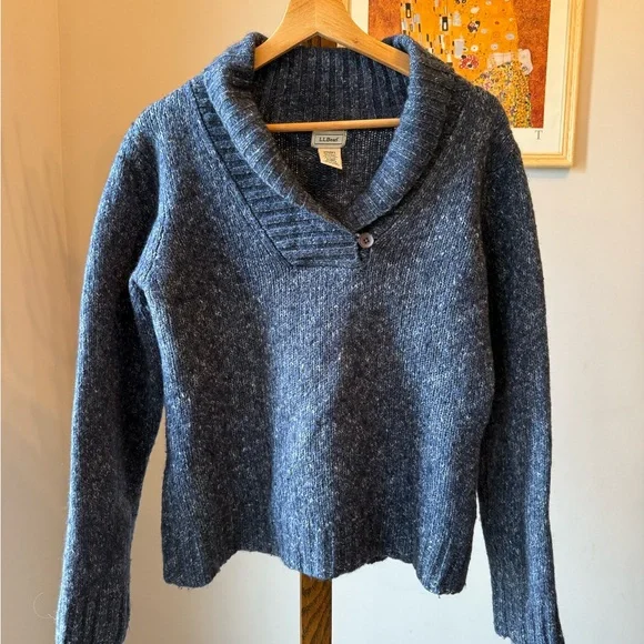 Navy Blue L.L. Bean Women's Sweater - Picture 3 of 5